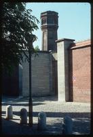 Plötzensee Prison (Berlin, Germany) : Outside wall, site context