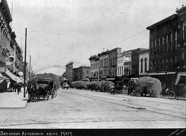 Saturday Afternoon on Saginaw Street in 1903
