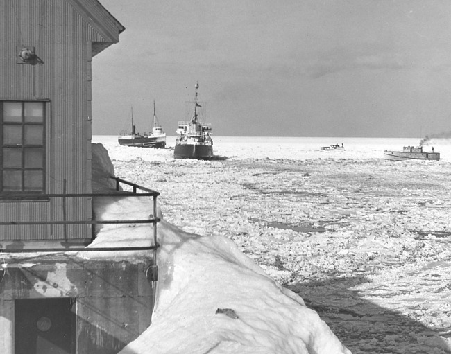 Grand Haven Pier and Coast Guard Cutters