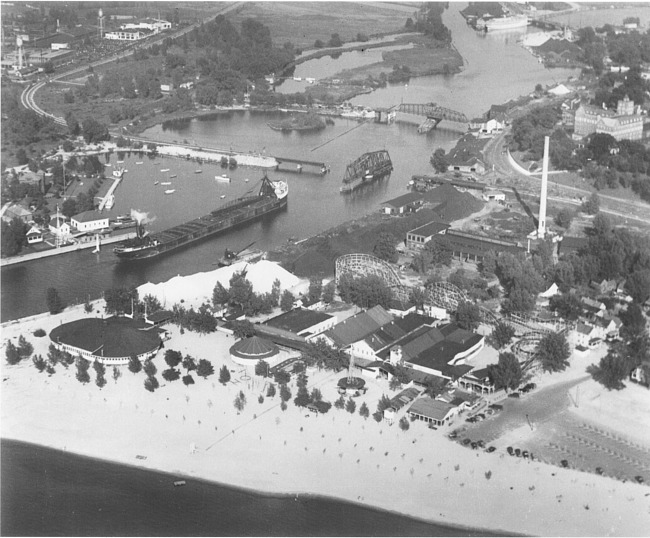 Aerial View of Silver Beach area, 1940's
