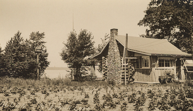 Angus Park's Log Cabin, Lake Street