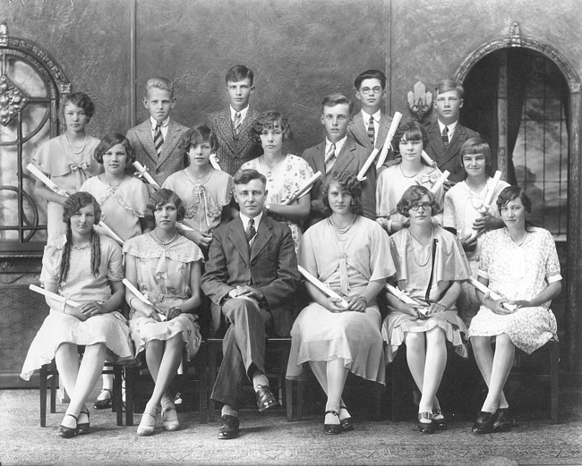 Class of 1934 Moline Christian School graduates