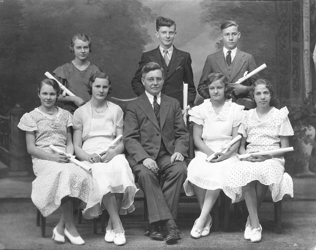 Class of 1933 Moline Christian School graduates
