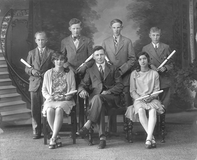 Class of 1932 Moline Christian School graduates