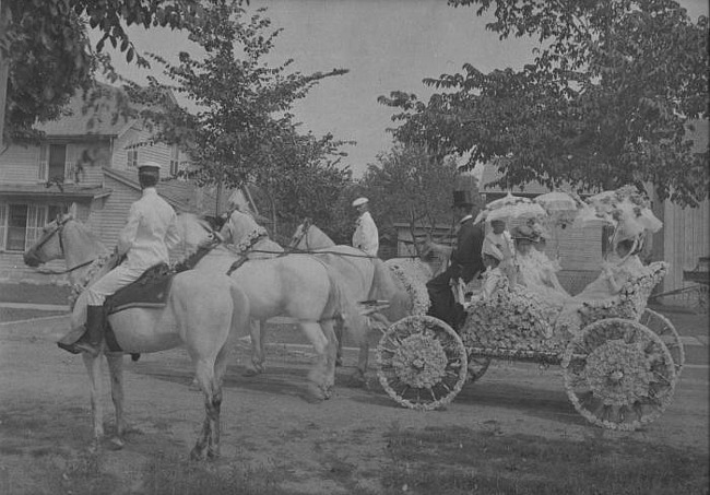Wedding Carriage, Lansing