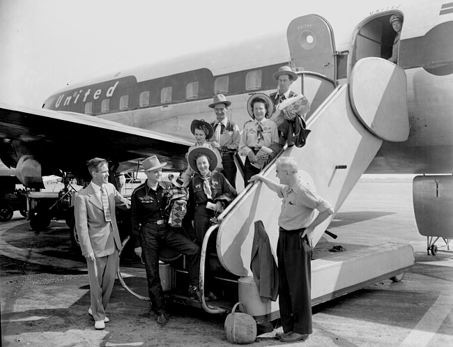 Employees of Daisy Manufacturing Company promoting Red Ryder air rifles, 1950