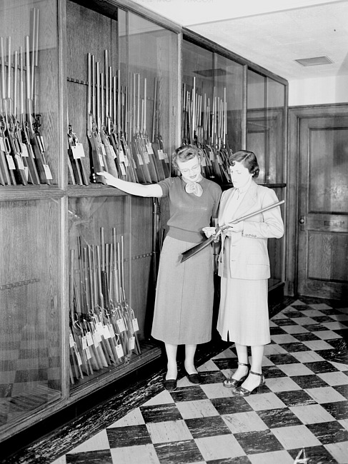 Air Rifle display in lobby of Daisy Manufacturing Company