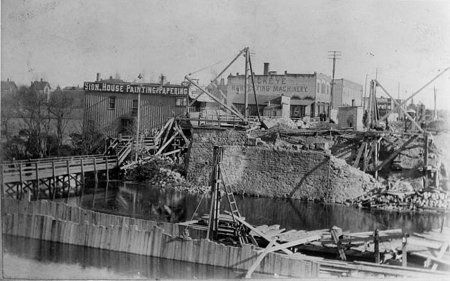 Clear image of Michigan Avenue Concrete Bridge Under Construction, Lansing