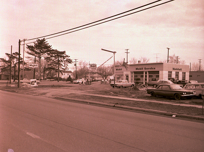 Tom's Southland Mobil Service Station - northeast view