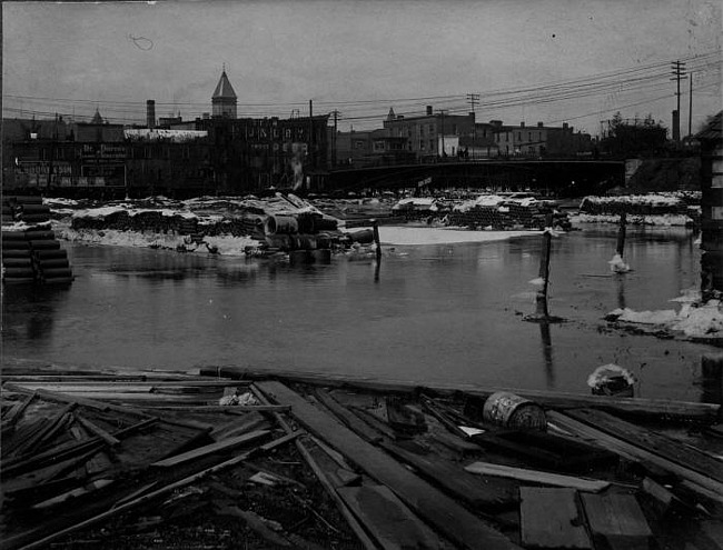 Flooded area, Michigan Avenue Bridge, Lansing, 1904
