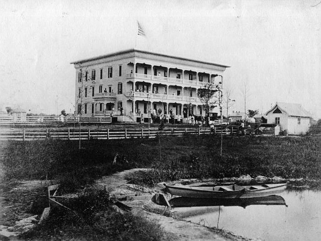 Mineral Well House, Lansing