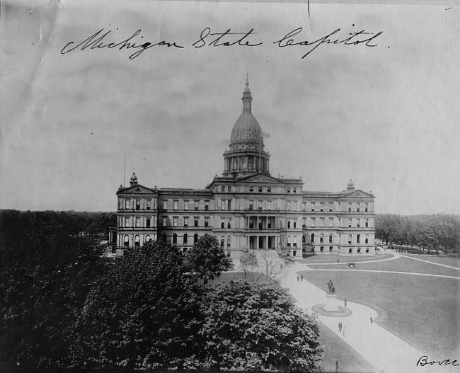 View of State Capitol from SSE, Lansing