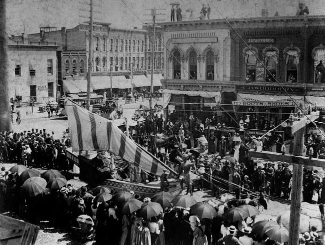 View of Washington and Michigan Avenues, Lansing