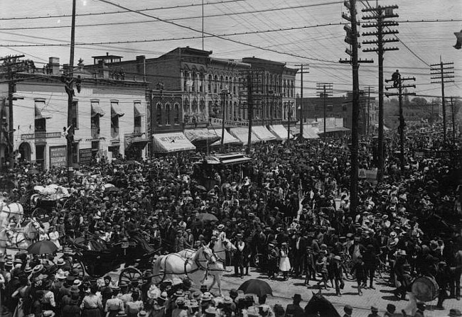 View of East Michigan Avenue, 100 Block, Lansing