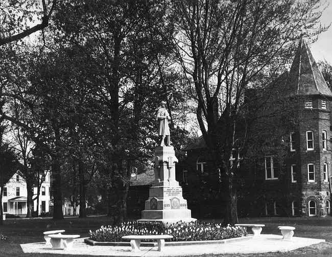 Soldiers Monument