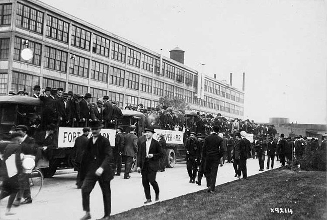 Chalmers Motor Company workers at factory during 1915 street car strike