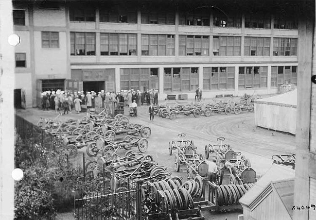 Chalmers Motor Company factory, exterior view