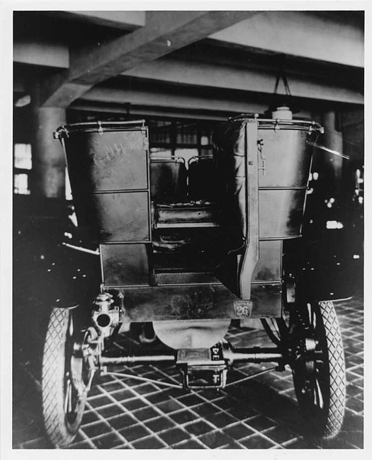 1903 Packard Model F, back view close up