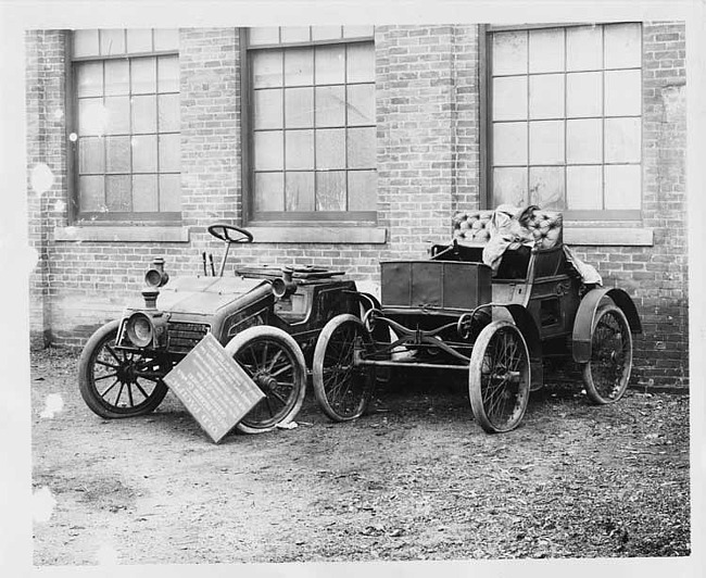 1903 Packard Model F 'Old Pacific' with 1899 Packard Model A