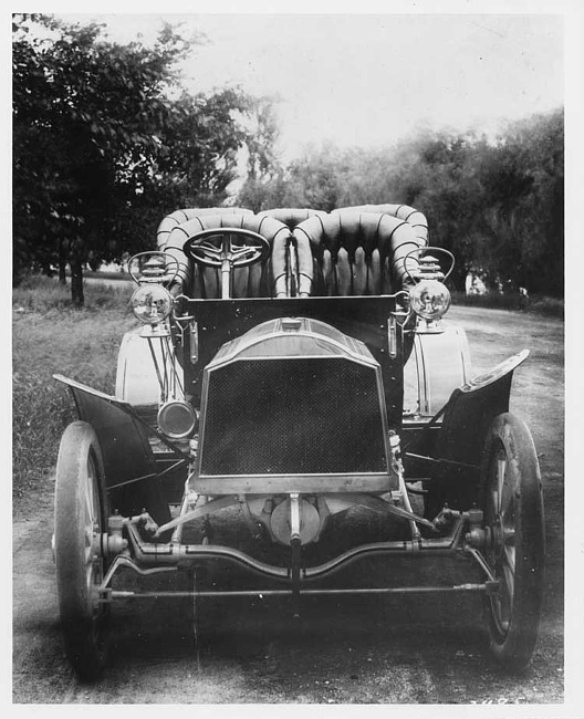 1904 Packard Model L, front view