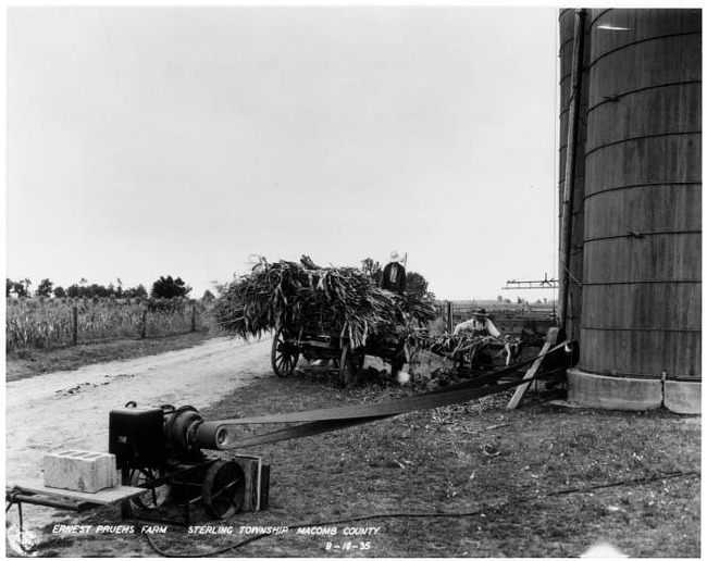 Loading Pruehs silo with corn