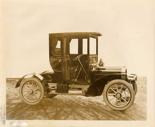 1905 Packard coupe