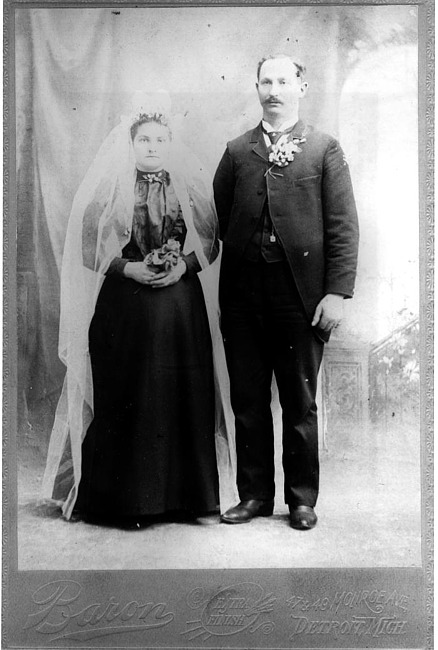 Minnie Arft and Charles Schuldt, wedding