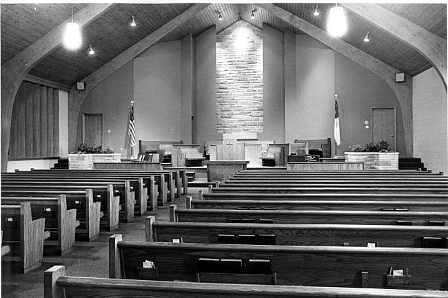 First Baptist Church of Sterling Heights, interior