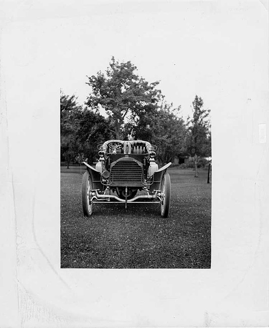 1905 Packard Model N showing radiator