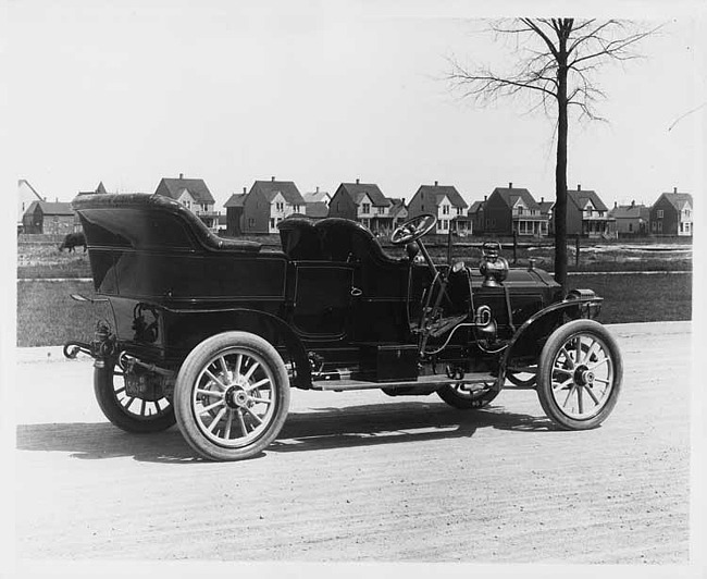 1906 Packard 24 Model S, three-quarter rear view on residential street