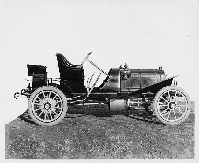 1906 Packard 24 Model S runabout, right side view