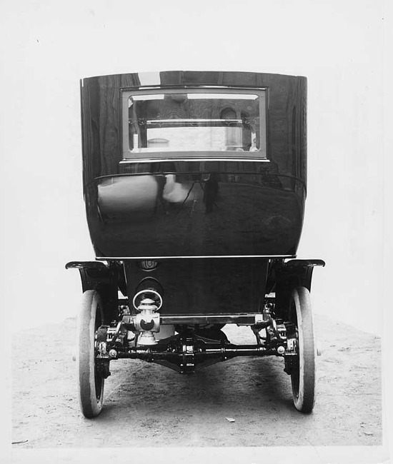 1906 Packard 24 Model S limousine, rear elevation