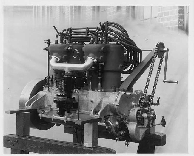 1907 Packard 30 Model U engine, right side front view