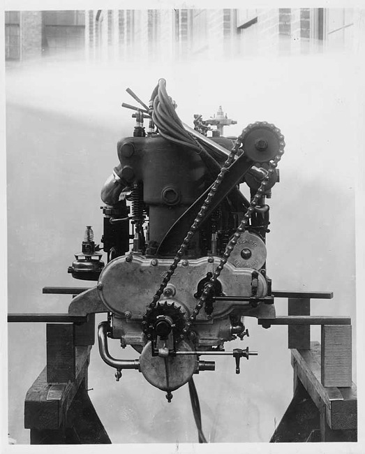 1907 Packard 30 Model U engine, front elevation