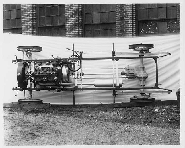 1907 Packard 30 Model U chassis on side