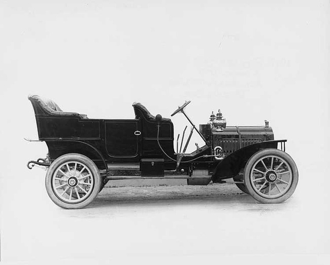 1907 Packard 30 Model U touring car, right view, no top