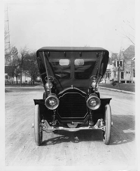 1907 Packard 30 Model U fully enclosed, front view