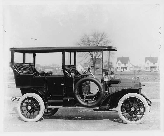1907 Packard 30 Model U with canopy and rear enclosure