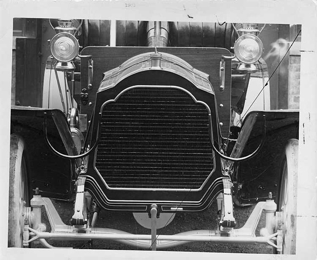 1907 Packard 30 Model U close-up of touring car radiator