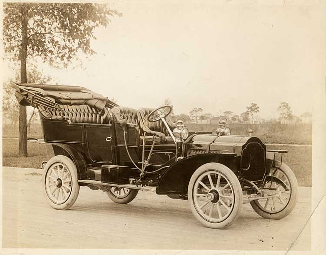 1907 Packard 30 Model U touring car with folding top, three-quarter front view