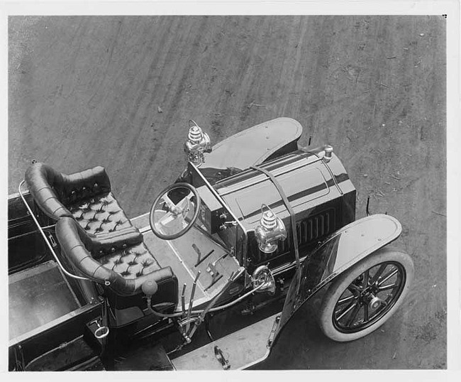 1907 Packard 30 Model U touring car, view of controls
