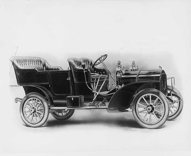 1907 Packard 30 Model U touring car, right side view, retouched