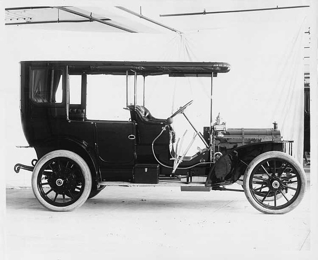 1908 Packard 30 Model UA demi-limousine, right side view