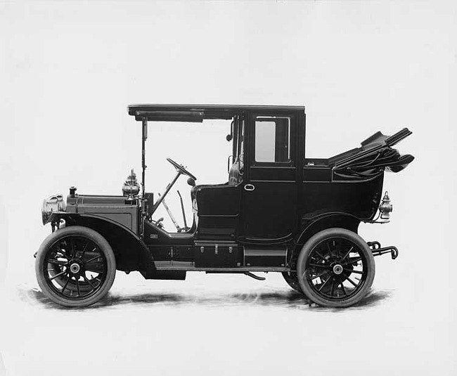 1909 Packard 18 Model NA landaulet, left side view, back quarter collapsed