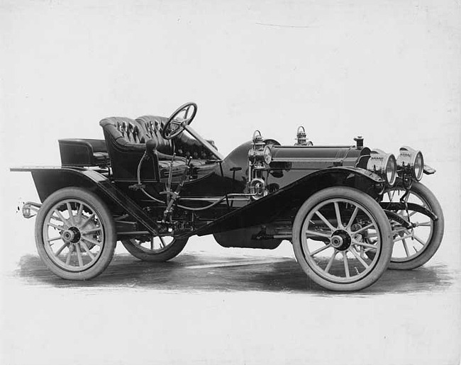 1909 Packard 18 Model NAS runabout, right side view