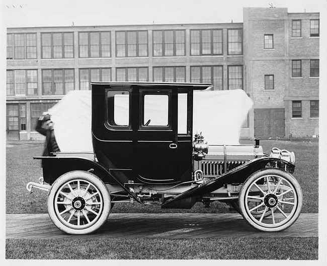 1909 Packard 30 Model UBS inside drive coupe, right side