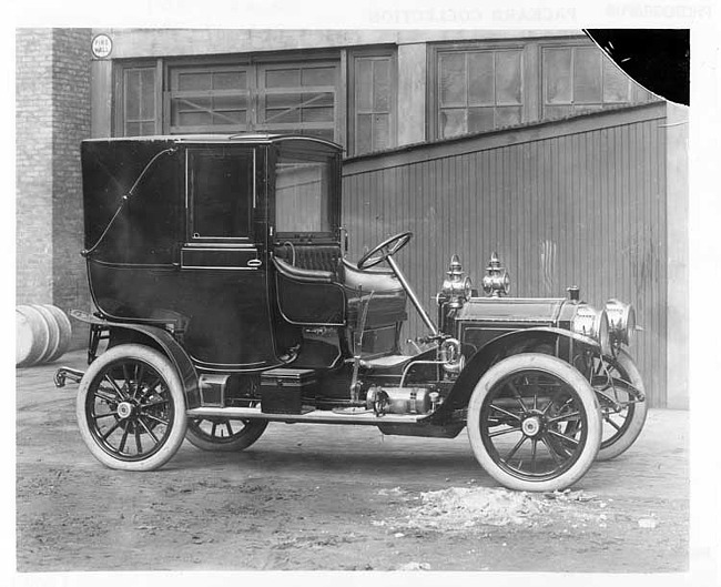1909 Packard 18 Model NA taxi, three-quarter front view, right side