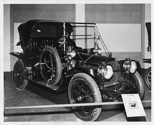 1910 Packard 30 Model UC close-coupled, on display, front view