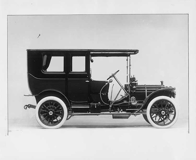 1910 Packard 30 Model UC limousine, right side