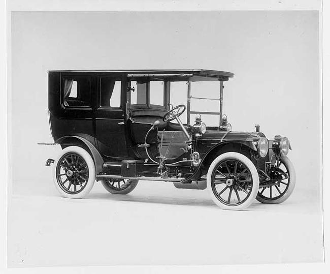 1910 Packard 30 Model UC limousine, five-sixth side front view